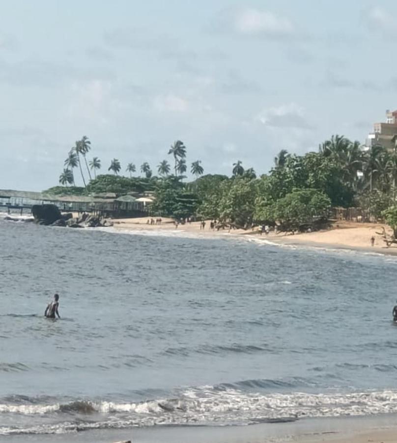La Maison Du Voyageur Kribi Exterior photo